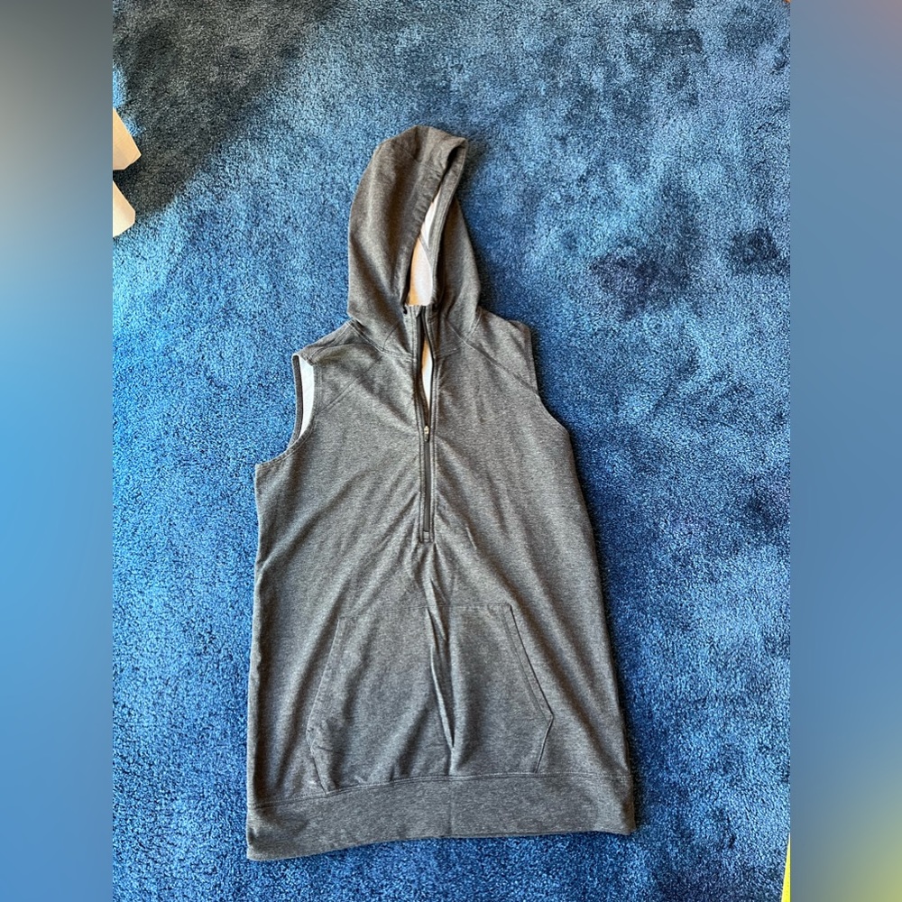 Womens M Nike dry fit sleeveless hoodie